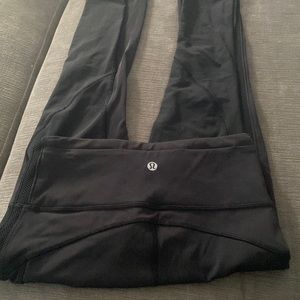 Size 4 barely worn lulu lemon leggings